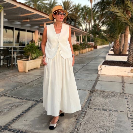 Handgemaakte oorbellen buffelhoorn 7cm x 4.2cm, glans finish. Zeer licht in gewicht.