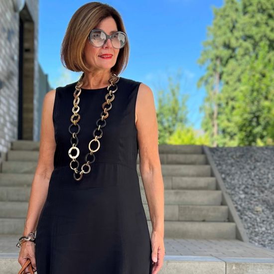 Prachtige handgemaakte ketting buffelhoorn. Matte finish, lichtgewicht. Lengte 116cm.