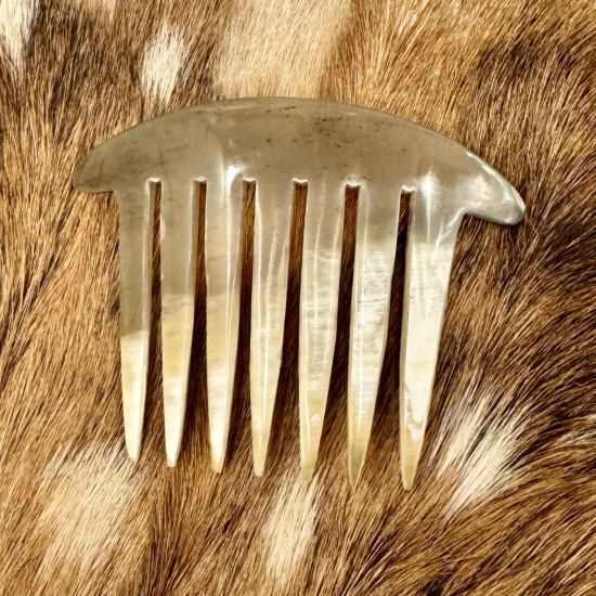 Prachtige handgemaakte buffelhoorn zijkam, 10x8.5cm. Diverse tinten. Glans finish.