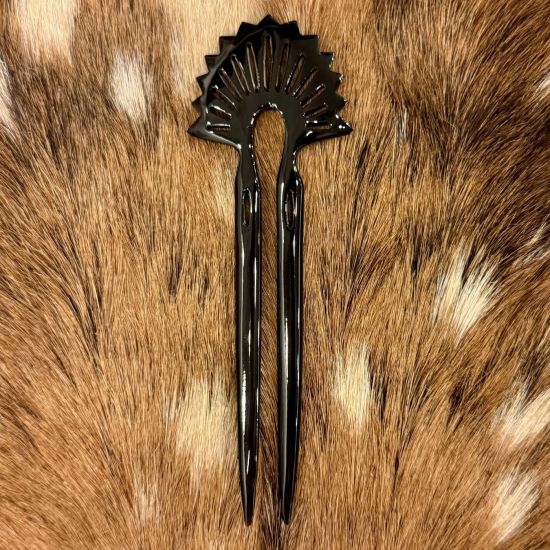 Sierlijke buffelhoorn haarspeld / haarpin. Glanzend.