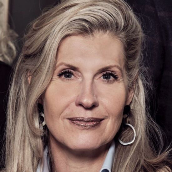 Ronde buffelhoorn schakeloorbellen Lengte 5.5-7cm. Gevarieerde tintjes, matte finish. Superlicht.