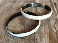 Armband buffelhoorn, S,M,L. Hoogte 1cm. Matte finish. Lichte kleur, geaderd. Zeer licht in gewicht.
