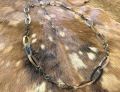 Prachtige handgemaakte ketting buffelhoorn. Matte finish, lichtgewicht. Lengte 116 cm.