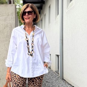 Handgemaakt buffelhoorn collier. Gevarieerde tinten. Glans finish, lichtgewicht. Lengte 116cm