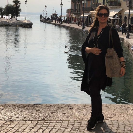 Prachtige handgemaakte ketting buffelhoorn. Black vein, matte finish, lichtgewicht. Lengte 116 cm.