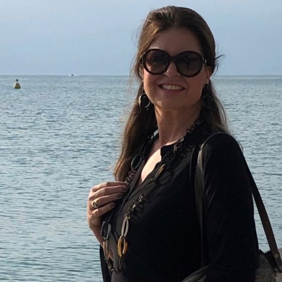 Prachtige handgemaakte ketting buffelhoorn. Black vein, matte finish, lichtgewicht. Lengte 116 cm.