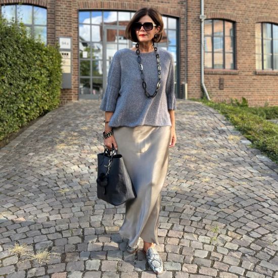 Mooie buffelhoorn schakelketting,104cm. Donkere gevarieerde kleuren, matte finish. Lichtgewicht