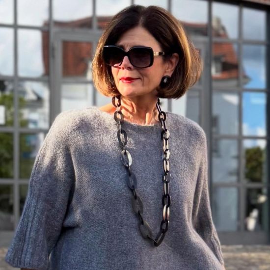 Mooie buffelhoorn schakelketting,104cm. Donkere gevarieerde kleuren, matte finish. Lichtgewicht