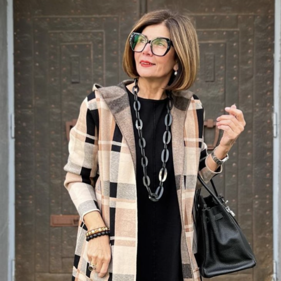 Mooie buffelhoorn schakelketting,104cm. Donkere gevarieerde kleuren, matte finish. Lichtgewicht