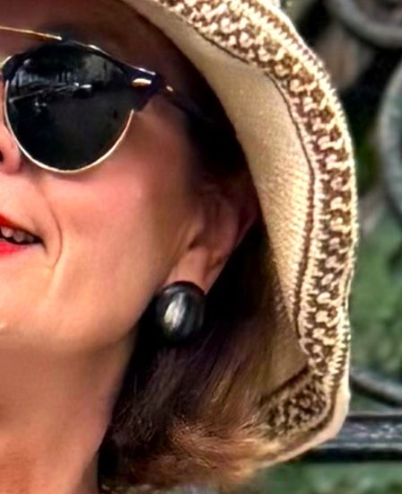 Stoere, matte oorknoppen van buffelhoorn 2.5cm, in diverse tintjes