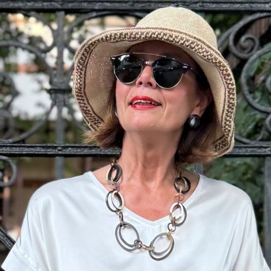 Stoere, matte oorknoppen van buffelhoorn 2.5cm, in diverse tintjes