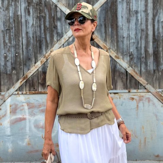 Handgemaakt buffelhoorn collier, lichte tinten. Geborsteld, dus mat. 110cm. Licht van gewicht