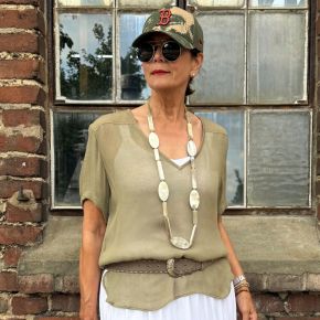 Handgemaakt buffelhoorn collier, lichte tinten. Geborsteld, dus mat. 110cm. Licht van gewicht