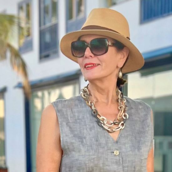 Handgemaakt buffelhoorn collier. Geborstelde finish. Mat, 116cm. Licht van gewicht