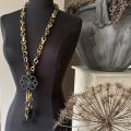 Buffelhoorn collier in matte bruintonen & zwart. Mat. Lengte 114 cm.