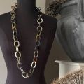 Handgemaakt buffelhoorn collier in bruintintjes. Glans, 104cm