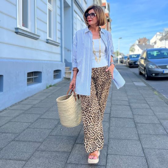 Handgemaakt buffelhoorn collier in blondtintjes. Matte finish, 116 cm.