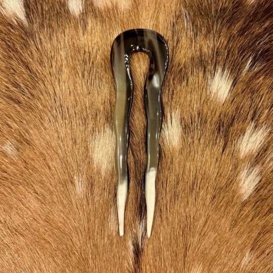 Buffelhoorn haarspeld. Verschillende kleuren, shiny afwerking. Zeer licht in gewicht.