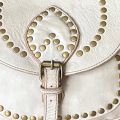 Gewassen leren tas met studjes, cream. 28 x h 21 x 8 cm