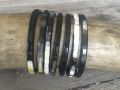 Armbanden buffelhoorn 7 stuks, maat S, M, L, 5mm. Glans finish. Zeer licht in gewicht.