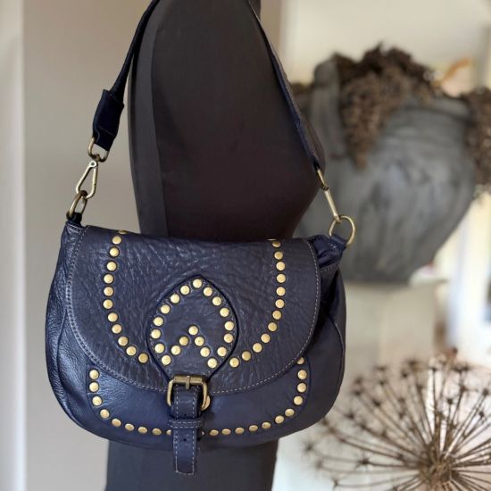 Gewassen leren tas met studjes, dark blue. 28 x h 21 x 8 cm