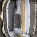 Gewassen leren tas, gevlochten. Zwart. 26.5 x h 17 x 10 cm.