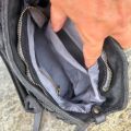 Gewassen leren tas, gevlochten. Zwart. 26.5 x h 17 x 10 cm.