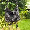 Gewassen leren, gevlochten tas. Zwart. 30 x h 22 x 14 cm