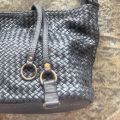 Gewassen leren, gevlochten tas. Zwart. 30 x h 22 x 14 cm
