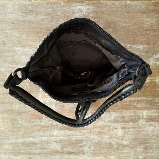 Gewassen leren, gevlochten tas. Zwart. 30 x h 22 x 14 cm