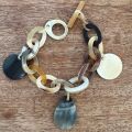 Buffelhoorn bedelarmband geschakeld. Lichtgewicht. Matte finish