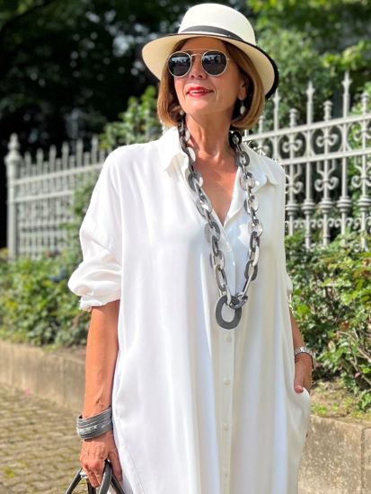 Stoere handgemaakte ketting buffelhoorn. Geborsteld, grijze look.