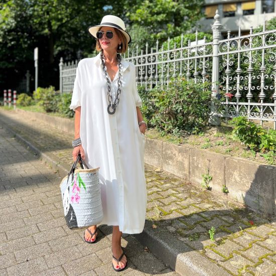 Stoere handgemaakte ketting buffelhoorn. Geborsteld, grijze look.