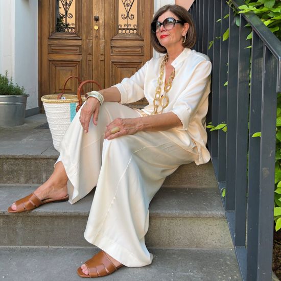 Sierlijk handgemaakte ketting buffelhoorn. Licht naturel shiny finish, lichtgewicht. Lengte 116cm