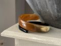 Stoere, sierlijke armband. Breedte 1.5 tot +/- 4cm. Glans finish, superlicht.