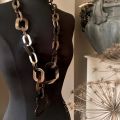 Stoere handgemaakte hartenketting buffelhoorn. Glans finish, lichtgewicht. Lengte 103 cm