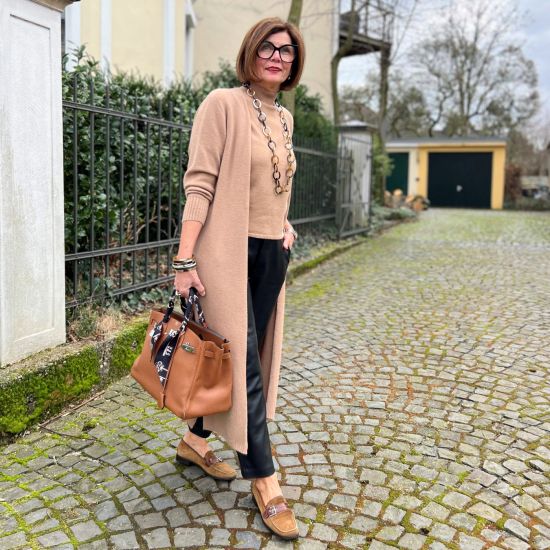 Armbanden buffelhoorn 7 stuks, S, M, L. Hoogte 5mm. Bruintinten, matte finish. Lichtgewicht.