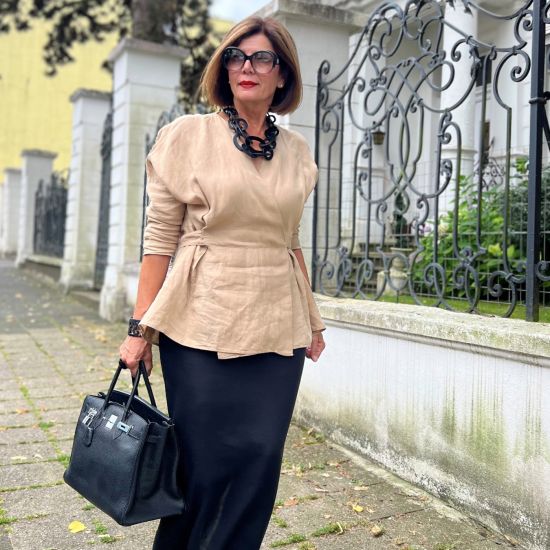 Prachtig handgemaakt collier, buffelhoorn. Zwart, matte finish, lichtgewicht. Lengte 55 cm